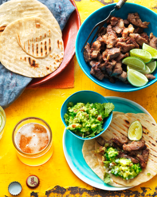 carnitas-tacos-with-guacamole